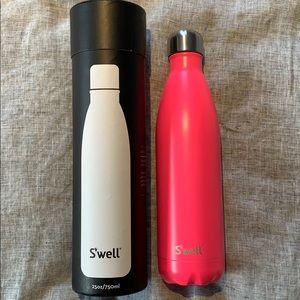 BRAND NEW 25oz S’well water bottle
